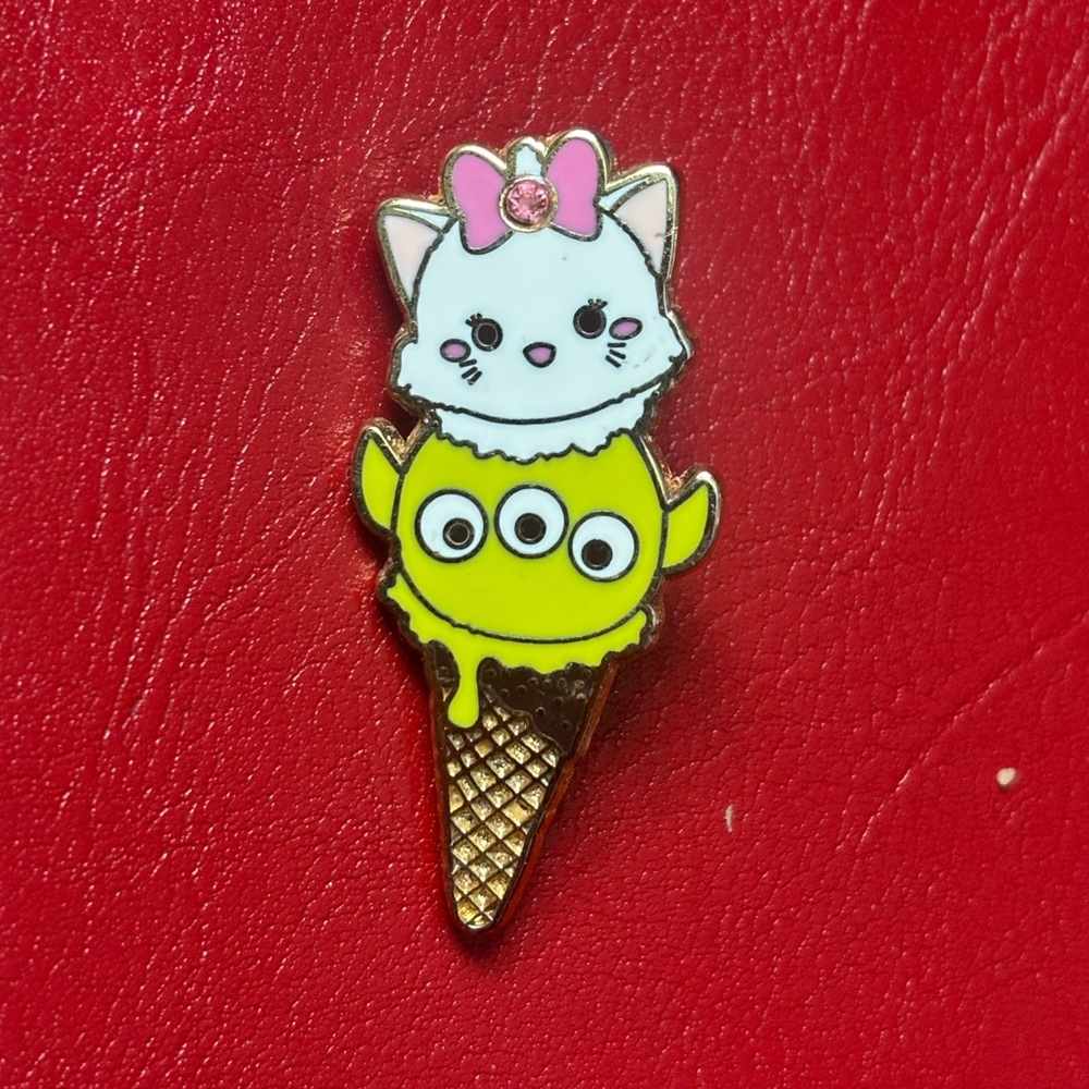 Disney pin trading pin